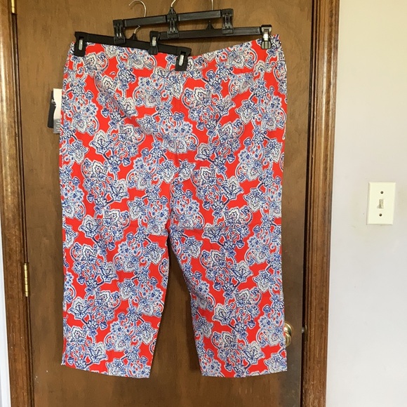 ultimate fit taper your tummy floral capri/cropped pant 22W - Picture 10 of 15